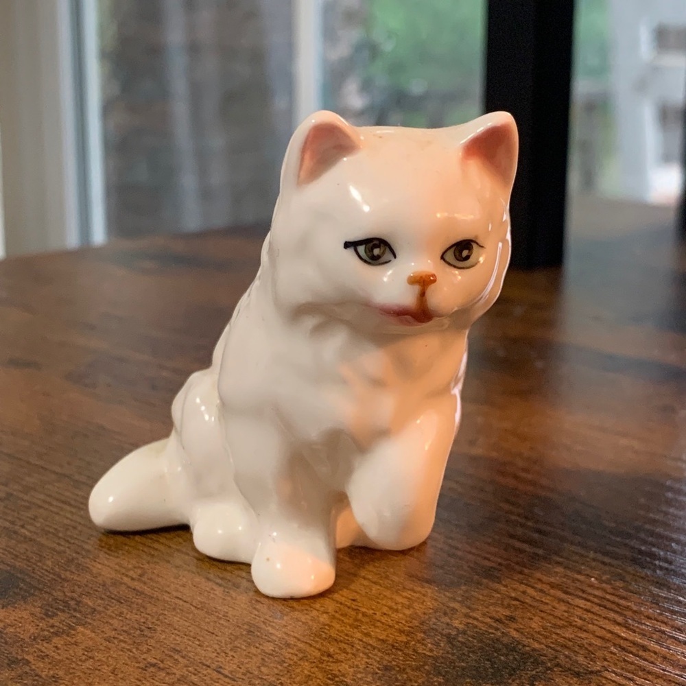 VINTAGE 1984 ENESCO Persian White Cat Figurine BEAUTIFUL 2.25" Porcelain Kitten